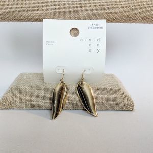 💢3 for $25💢 Gold Leaf Dangle Earrings